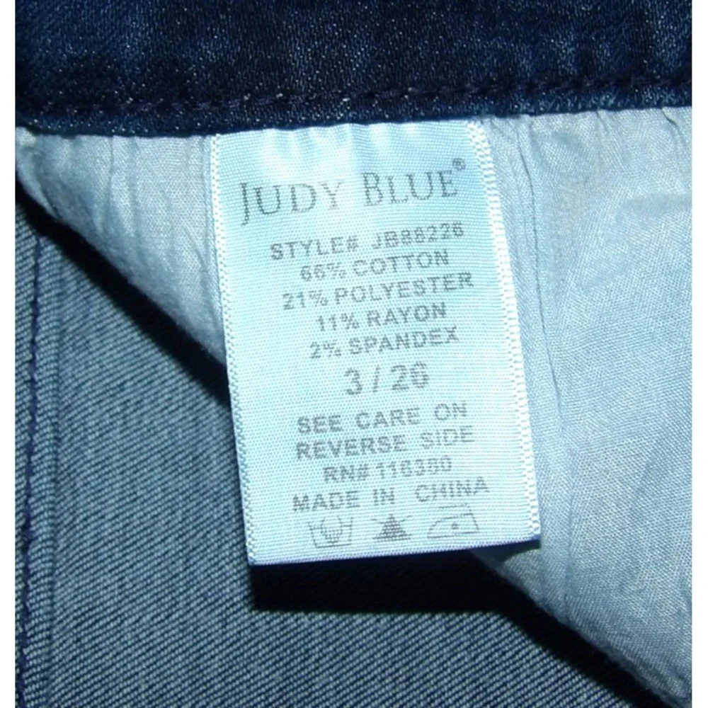 NEW!‎ JUDY BLUE MId-Rise Stretch Relaxed Fit Denim Jeans Women's 3/26 NWT!